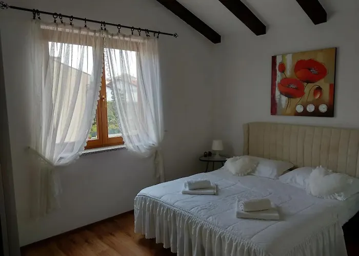 Appartement With Balcony & Parking, Claudia Rovinj