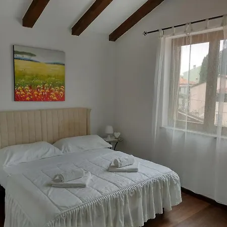 With Balcony & Parking, Claudia Διαμέρισμα *