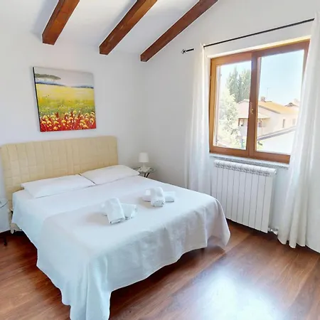 Apartman With Balcony & Parking, Claudia Rovinj